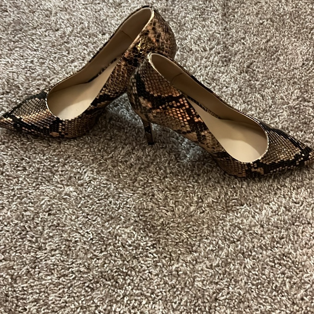 Heels - Picture 2 of 7